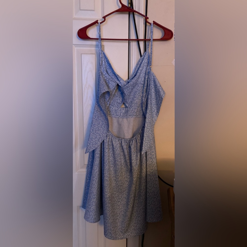 SHEIN WYWH Twist Peekaboo Front Tie Back Ditsy Floral Print Cami Dress - Picture 4 of 6